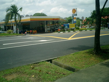 Dobner Metalldecken in Tankstellen in Singapore